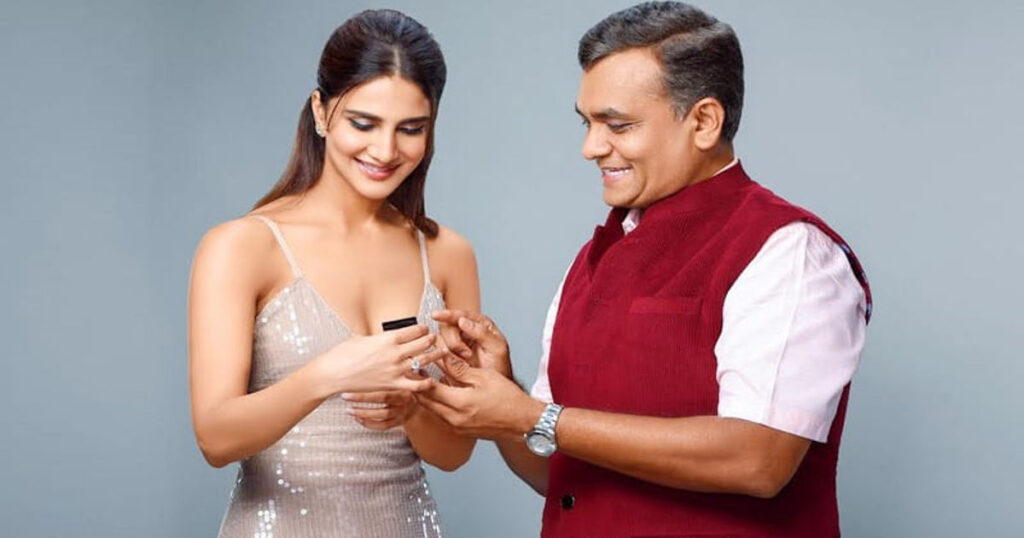 Sparkling Partnership: Vaani Kapoor Shines with Divine Solitaires